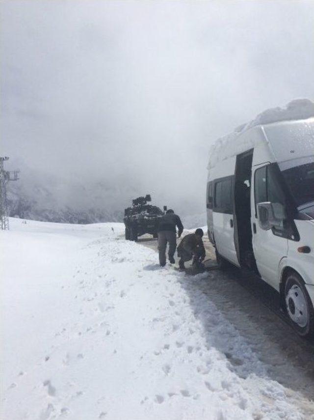 Çatak’ta Hasta Kurtarma Operasyonu