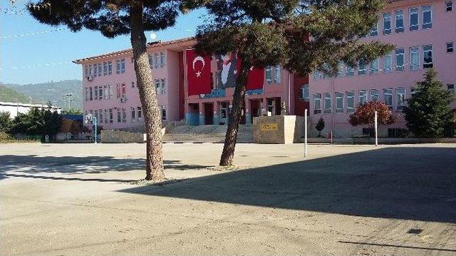 Bayram Günü Geçirdiği Kazada Ölen Minik Elif Son Yolculuğuna Uğurlandı