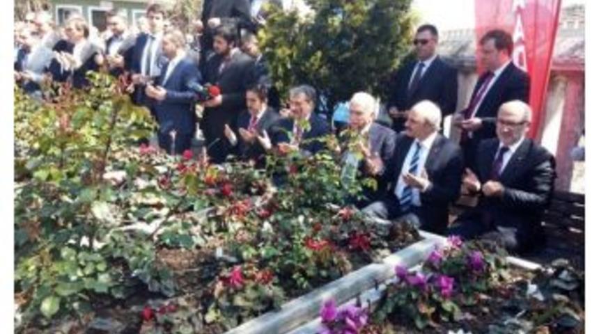 Necmettin Erbakan Mezarı Başında Anıldı