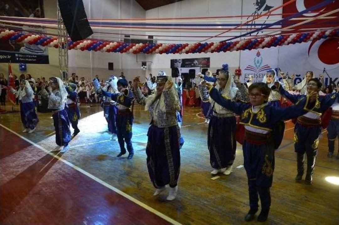 D&uuml;nya &Ccedil;ocukları Dans Festivalinde Buluştu