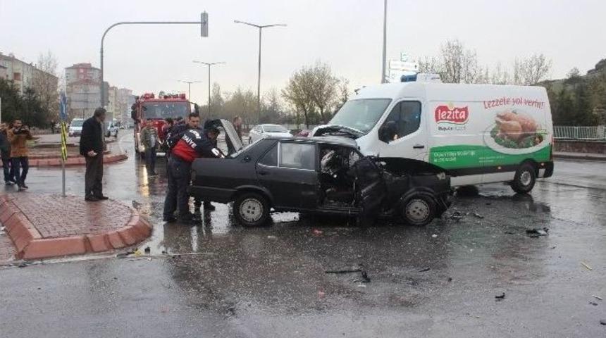 Kayseri&rsquo;de Kaza: 2 Yaralı