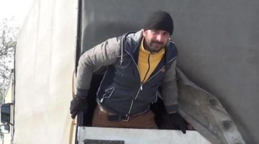 Yanlış Tır'a Binen Ka&ccedil;aklar Yakalandı