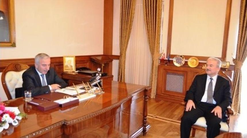 Vali Kam&ccedil;ı, T&uuml;ik Y&ouml;neticilerini Ve Balkan Şampiyonlarını Kutladı