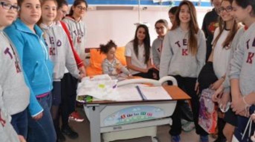 Ad&uuml; Hastanesinde Tedavi G&ouml;ren &Ccedil;ocuklar 23 Nisan&rsquo;ı Kutladı