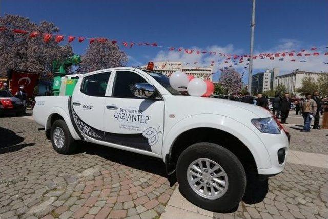 Gaziantep Büyükşehir Belediyesi Yeni Araçlarını Tanıttı