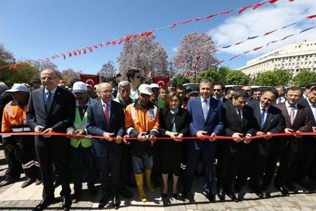 Gaziantep Büyükşehir Belediyesi Yeni Araçlarını Tanıttı