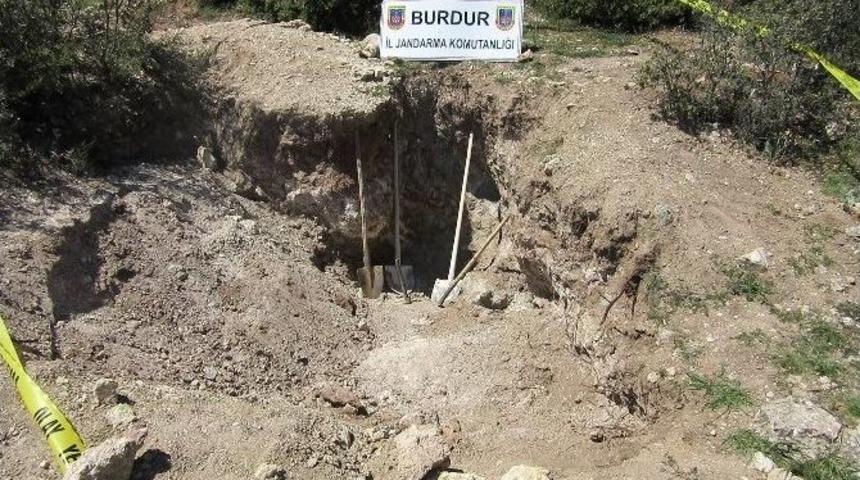 Burdur’da Kaçak Kazı Yapan İki Kişi Yakalandı