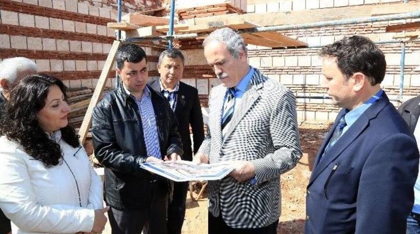 Beyazıt Paşa Medresesi G&uuml;n Sayıyor