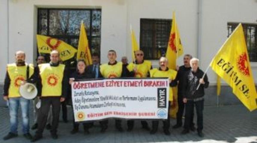 Eğitim Sen &rsquo;atama Ve Yer Değiştirme Y&ouml;netmeliği&rsquo;ne Tepkili