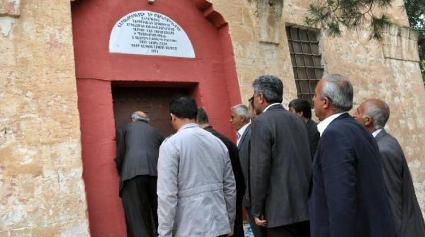 Derik'te 1915'de &Ouml;len Ermeniler Anıldı