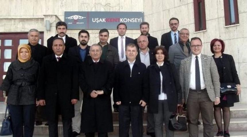 Durmuş Yılmaz, Uşak Kent Konseyi Ziyaretinden &Ouml;nemli Mesajlar Verdi