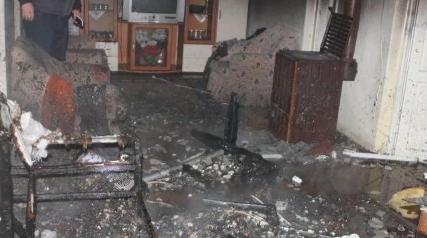 Komşusunun Yangından Kurtardığı Adam, Hastanede Hayatını Kaybetti