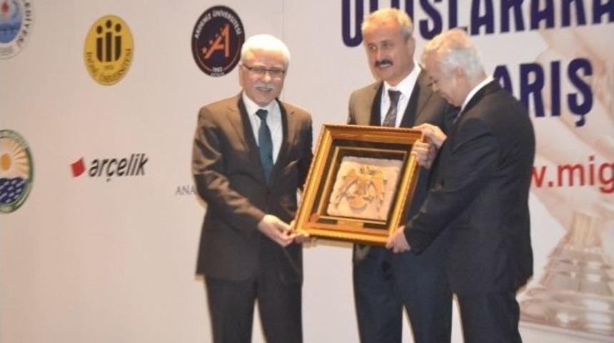 İn&ouml;n&uuml; &Uuml;niversitesi&rsquo;ne Dostluk Barış&rsquo;ı &Ouml;d&uuml;l&uuml;