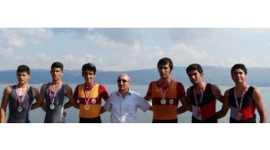 İhlas Koleji &Ouml;ğrencisi Sabri Sevniş Takımıyla K&uuml;rekte T&uuml;rkiye Şampiyonu Oldu