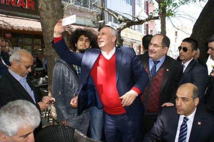 Chp’li İnce Vatandaşın Ayakkabısını Boyadı G3