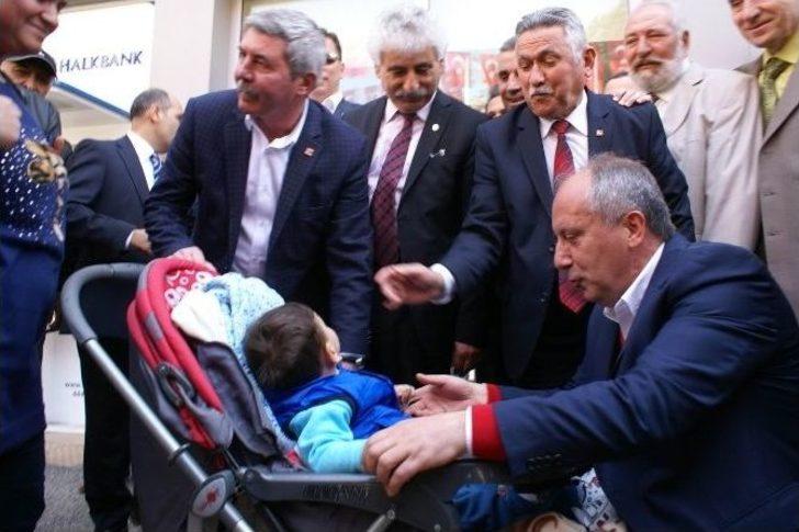 Chp’li İnce Vatandaşın Ayakkabısını Boyadı G5