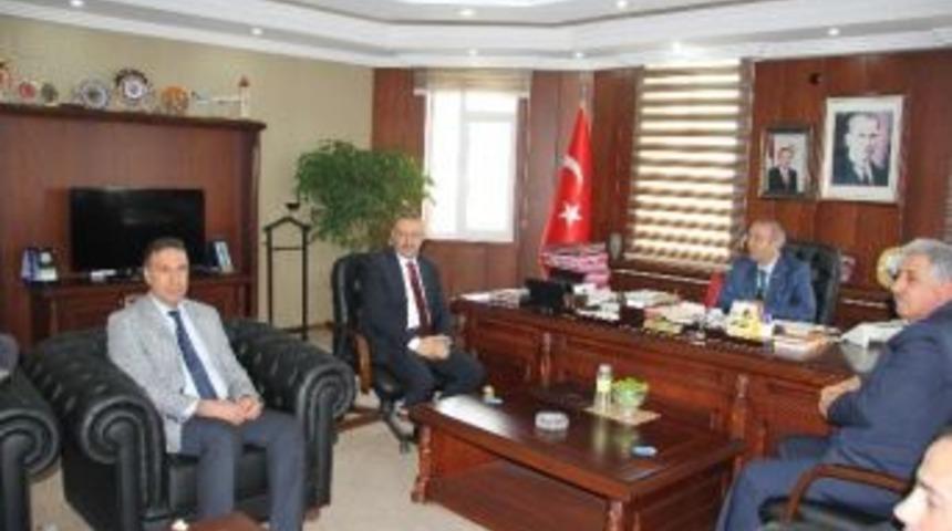 Ak Parti Van Milletvekili Adayları Kayat&uuml;rk Ve Alpaslan Yy&uuml; Rekt&ouml;r&uuml;. Prof. Dr. Battalı Ziyaret Etti