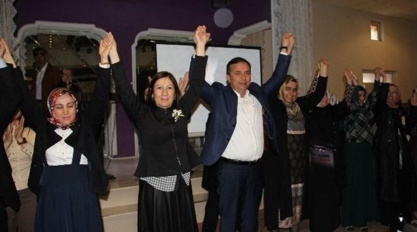 Ak Partili Adaylar Kadınlarla Buluştu