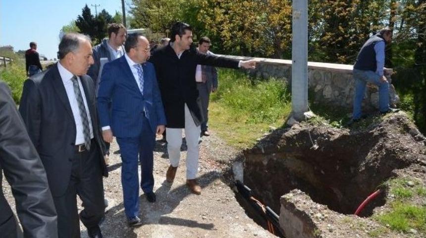 &Uuml;z&uuml;lmez, Heyelan B&ouml;lgesinde İnceleme Yaptı