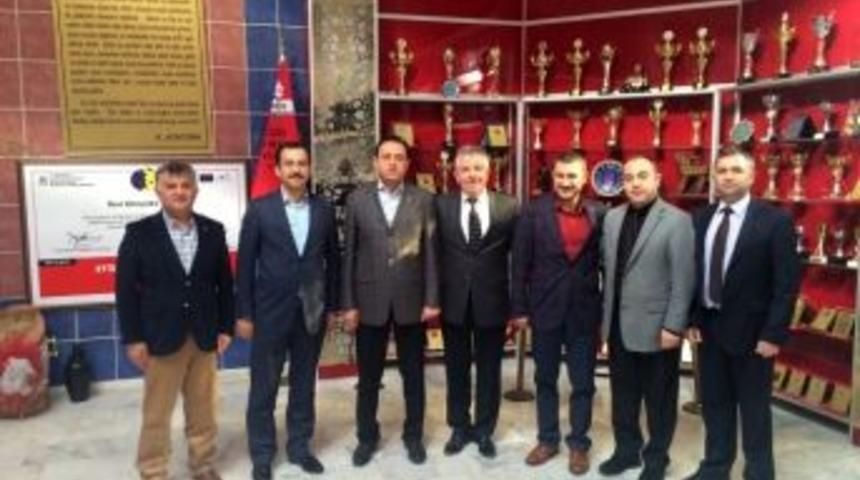 Siyaset&ccedil;ilerden &Ouml;ğretmenlerine Ziyaret