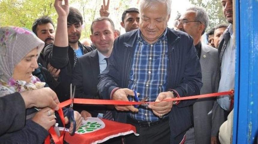 Hdp&rsquo;li Aday Dengir Mir Mehmet Fırat Kahta Se&ccedil;im B&uuml;rosunun A&ccedil;ılışını Yaptı