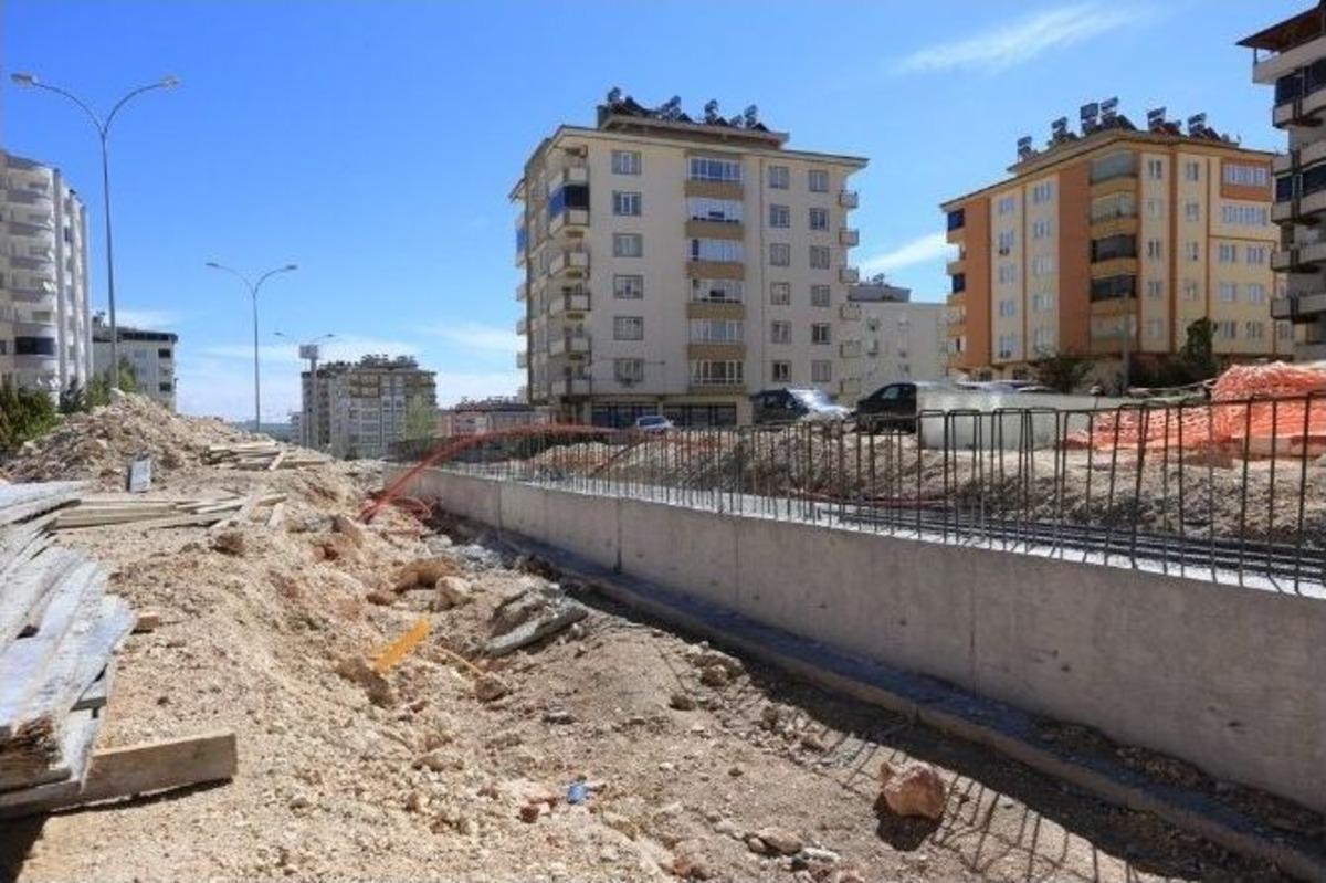 Yeni K&ouml;pr&uuml;l&uuml; Kavşak &Ccedil;alışmasına Başlandı