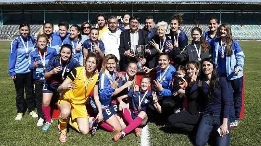 Konak Belediyespor'da Şampiyonluk &Ccedil;oşkusu