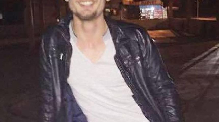 Parkta &Ccedil;ıkan Kavgada Bı&ccedil;akla &Ouml;ld&uuml;r&uuml;ld&uuml;