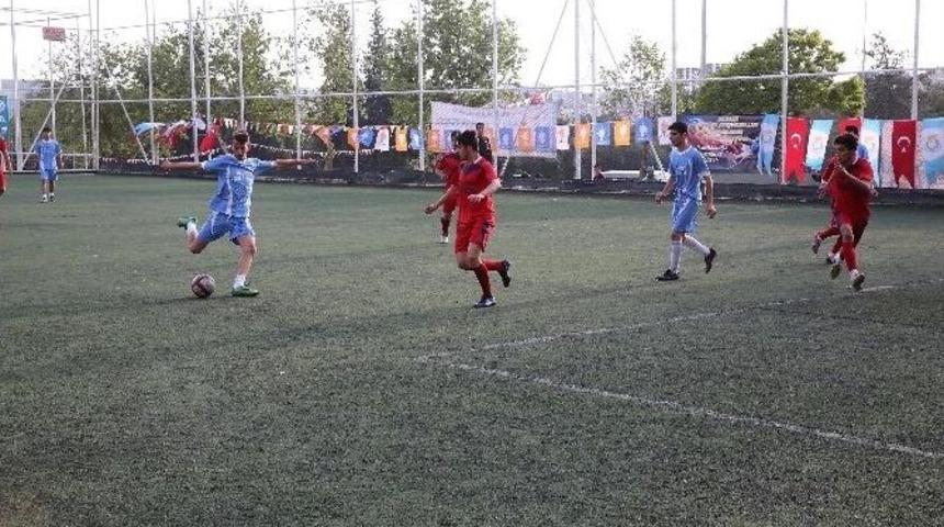 Fevzi Demirkol, &ldquo; Gen&ccedil;liğe Ve Spora &Ouml;nem Veriyoruz&rdquo;