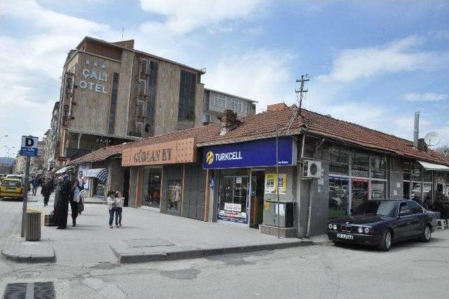 Bozüyük Hal Bölgesindeki Dükkânlar Ay Sonunda Yıkılıyor