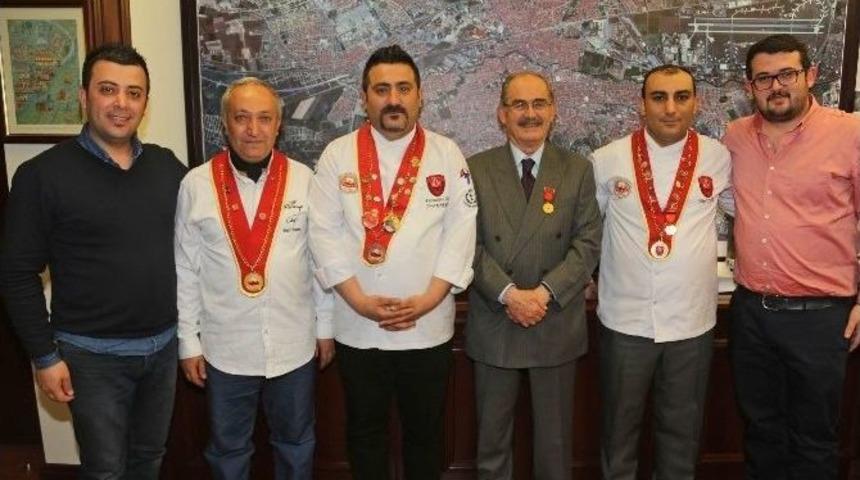 Eskişehir Aş&ccedil;ılar Derneği&rsquo;nden B&uuml;y&uuml;kerşen&rsquo;e Ziyaret