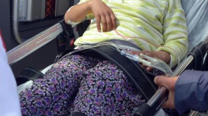 Bah&ccedil;ede Oynarken Akrep Soktu