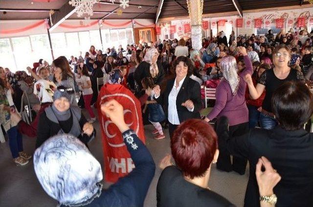 Bilecik Mhp Kadın Kolları Başkanlığı’ndan Mithat Körler Konseri