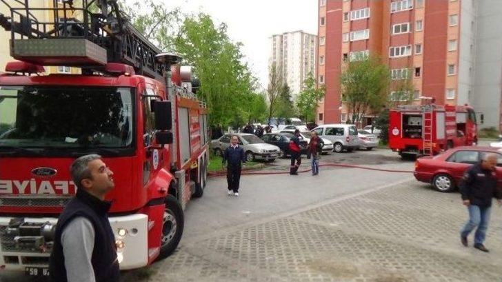 Gaz Kaçağını Çakmakla Kontrol Etti, Evi Havaya Uçurdu: 2 Yaralı G3