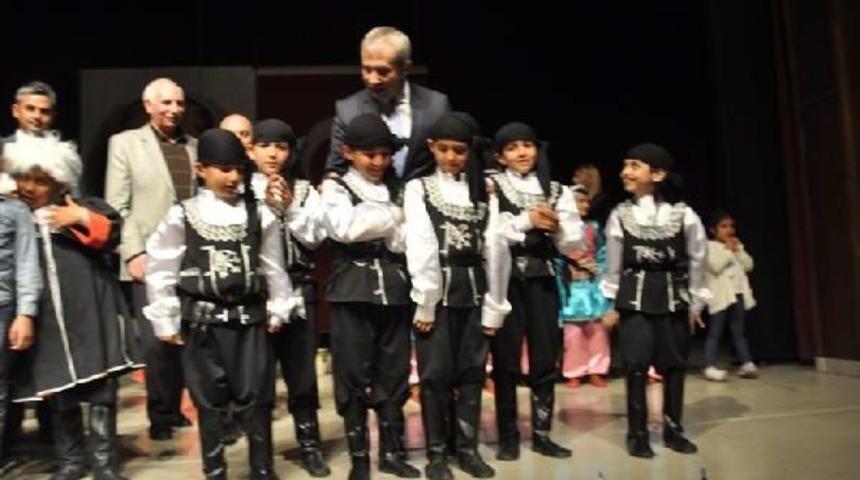 Emniyet M&uuml;d&uuml;r&uuml;: Bı&ccedil;akları Atın, Kaşıkla Oynayın