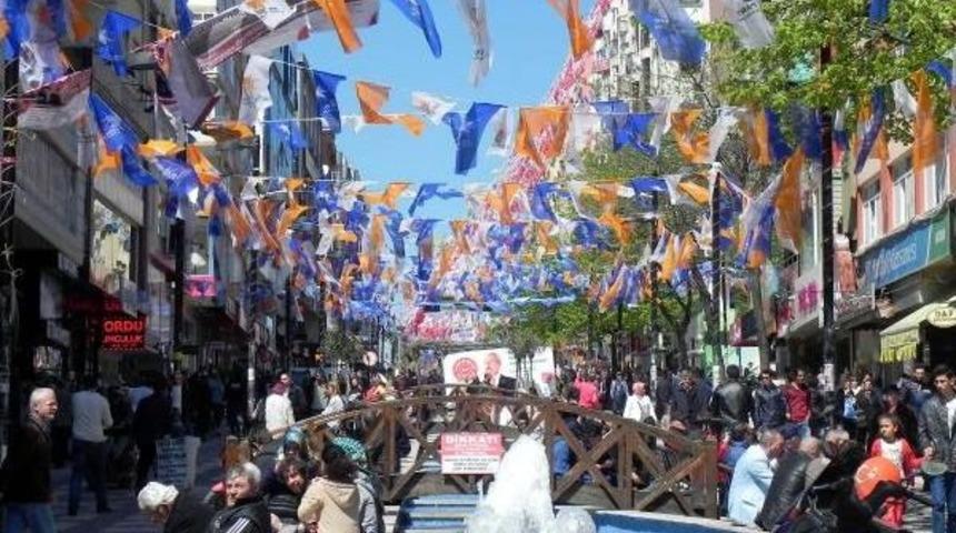 Avcılar'daki Se&ccedil;im Kampanyasında B&uuml;y&uuml;k &Ccedil;ekişme