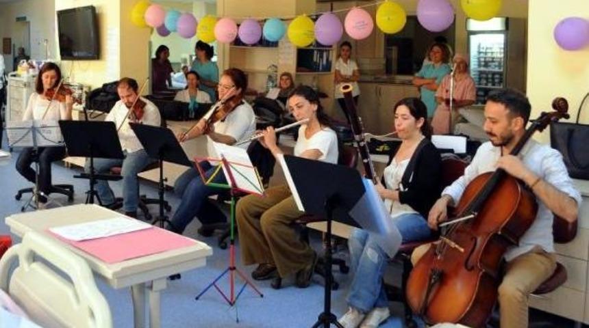 Diyaliz Merkezinde Senfonik Konser