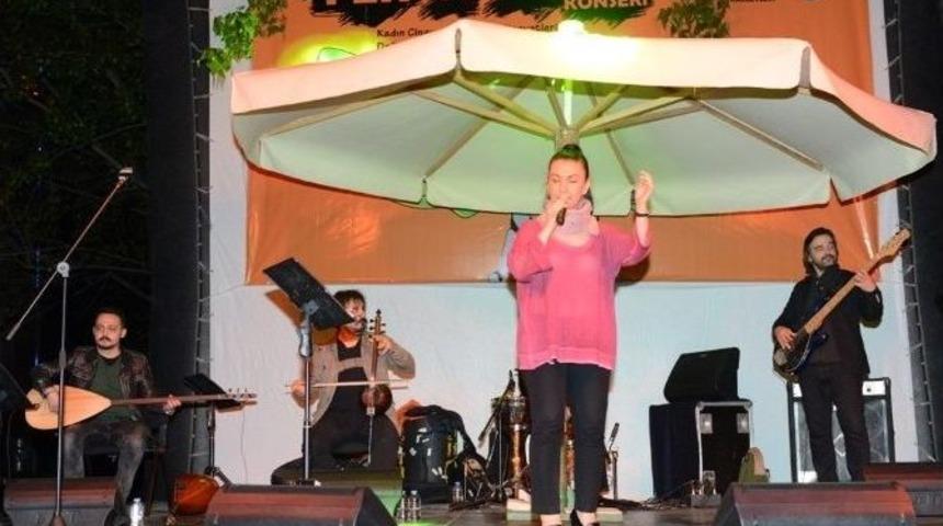 Feryal &Ouml;ney&rsquo;den &ldquo;1 Mayıs&rsquo;a &Ccedil;ağrı&rdquo; Konseri