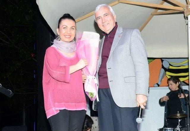 Feryal Öney’den “1 Mayıs’a Çağrı” Konseri