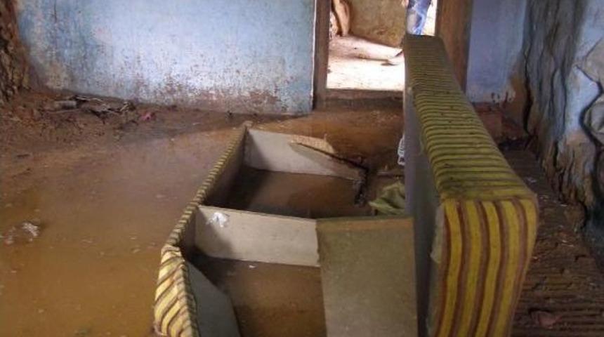 86 Yaşında, Bu Evde Yaşamak Zorunda