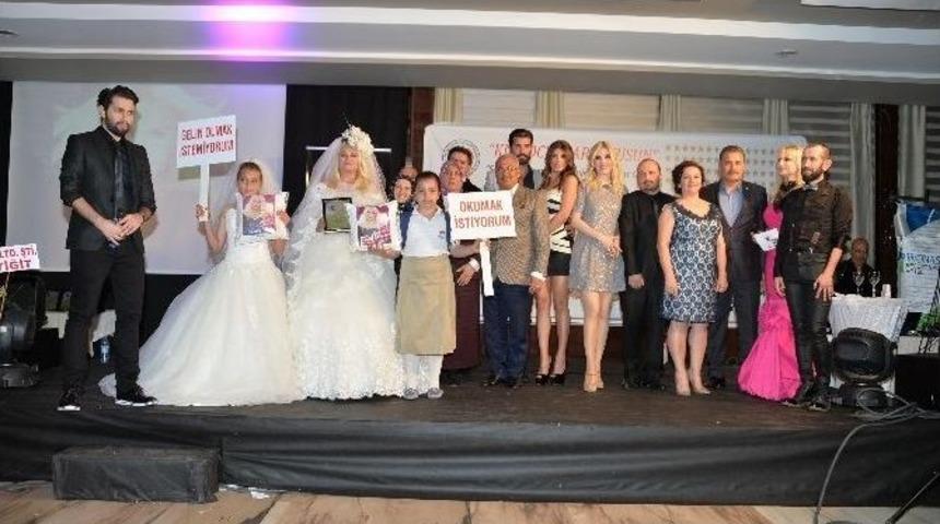 Yıldızlar Kız &Ccedil;ocukları Okusun Gecesinde Buluştu