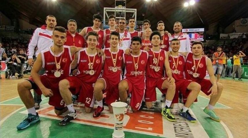 D&uuml;nya Şampiyonu Olan Doğa Koleji &Uuml;lkeye D&ouml;nd&uuml;