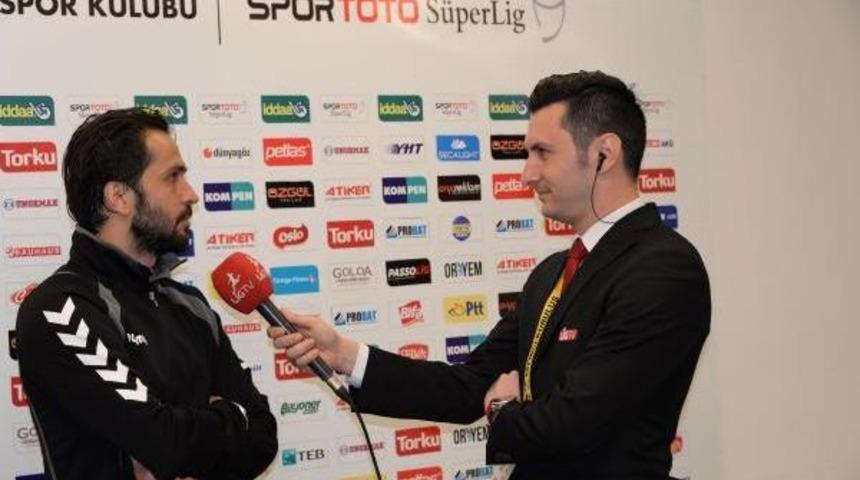 Torku Konyasporlu Ali Turan'dan Canlı Yayında Evlenme Teklifi