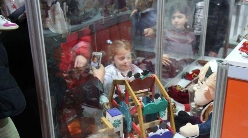 Oyuncak M&uuml;zesi &Ccedil;ocukların İlgisini &Ccedil;ekti