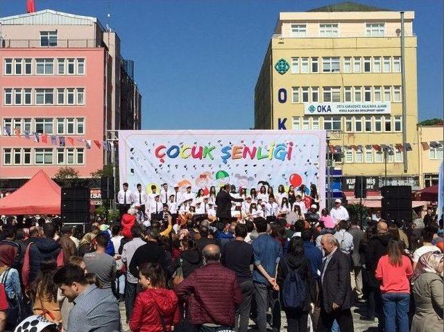 İlkadım Thm Çocuk Ve Gençlik Korosu Konser Verdi