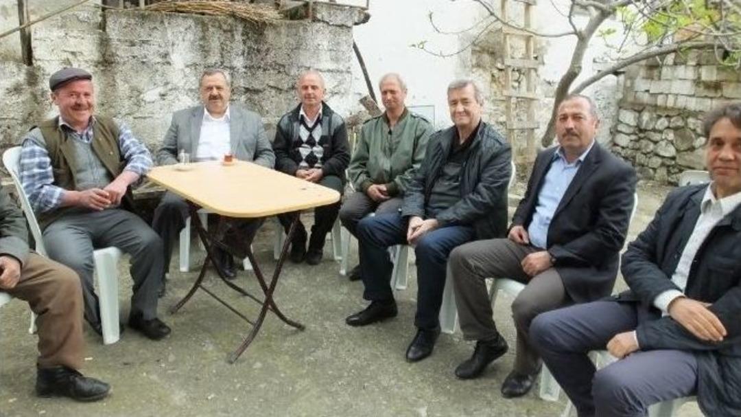 Burhaniye&rsquo;de &Ccedil;ift&ccedil;iler Hayır Yemeğinde Buluştu