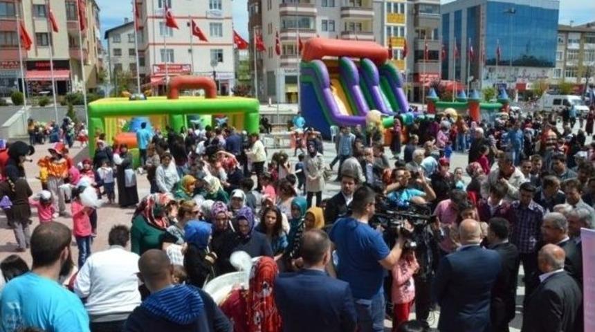 &Ccedil;ocuklar G&ouml;n&uuml;llerince Eğlendi