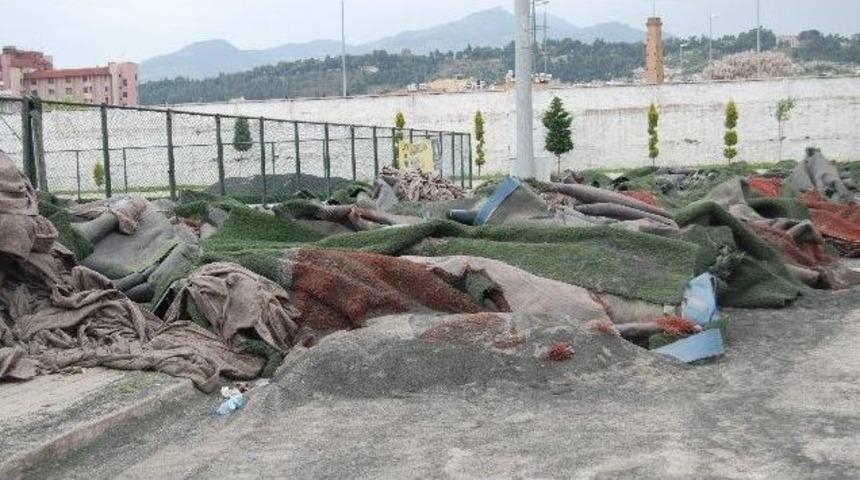 1 Ve 2 Nolu Yan Sahalar Yenileniyor