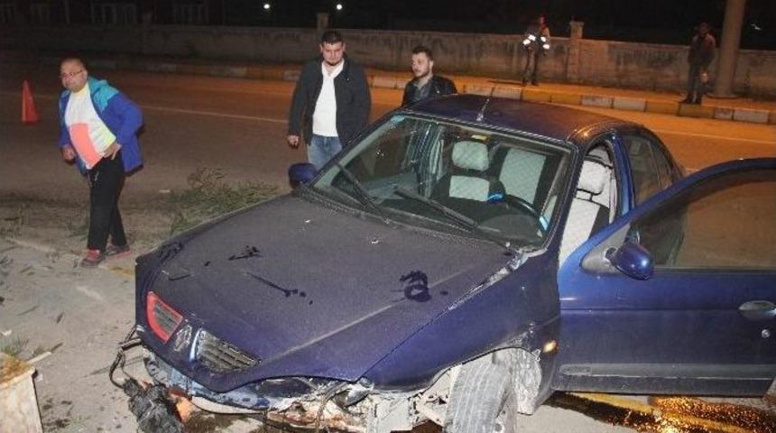 Sakarya&rsquo;da Trafik Kazası: 2 Yaralı