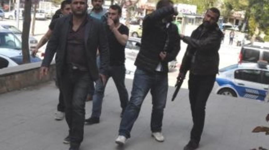 Kapka&ccedil; Yapan 2 Kişi Tutuklandı